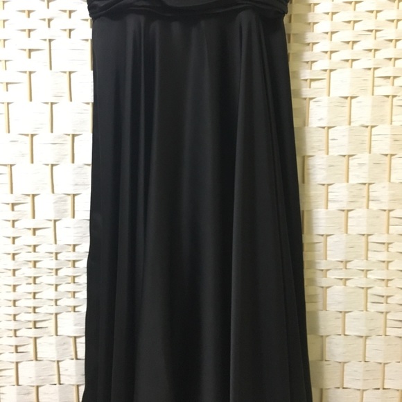 GALA/PROM DRESS - Picture 4 of 8